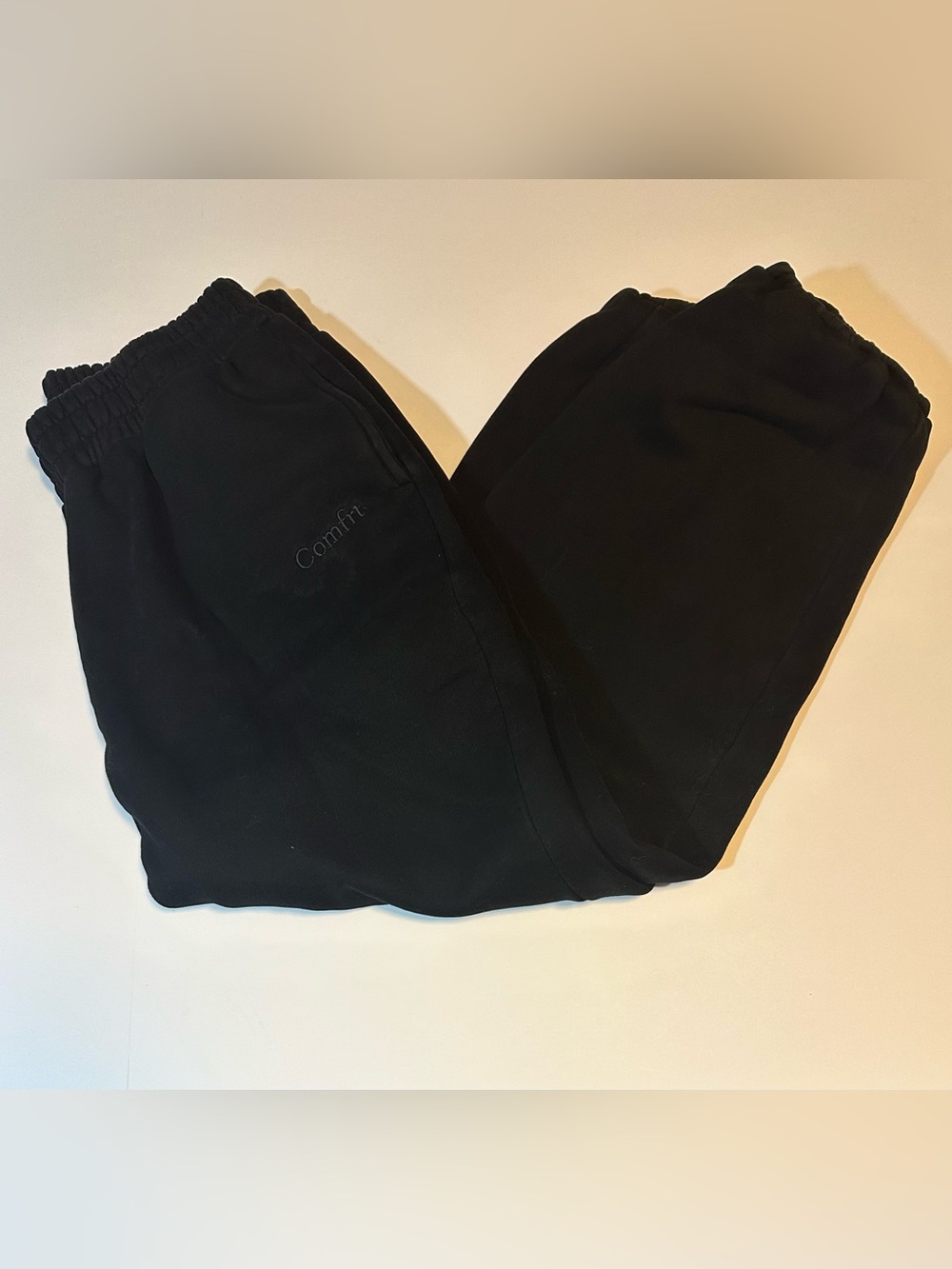 Comfrt black minimalist sweatpants